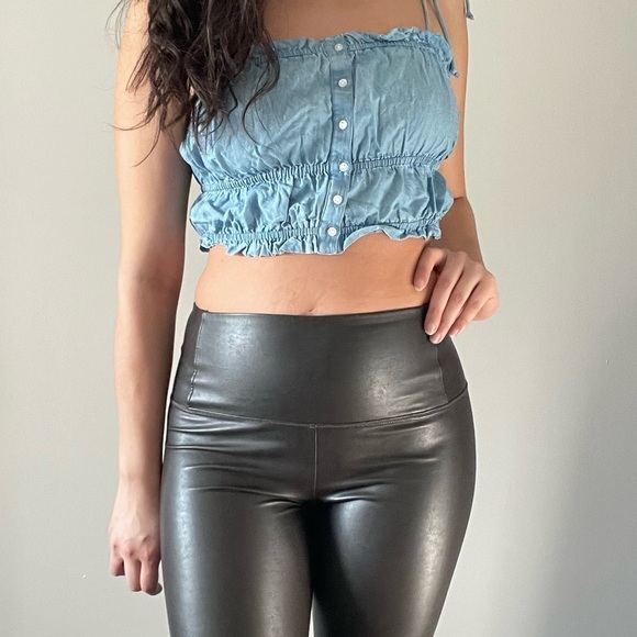 🌼 Stylish Denim-Inspired Top by Aerie, Size Medium 🌼 - Picture 4 of 11